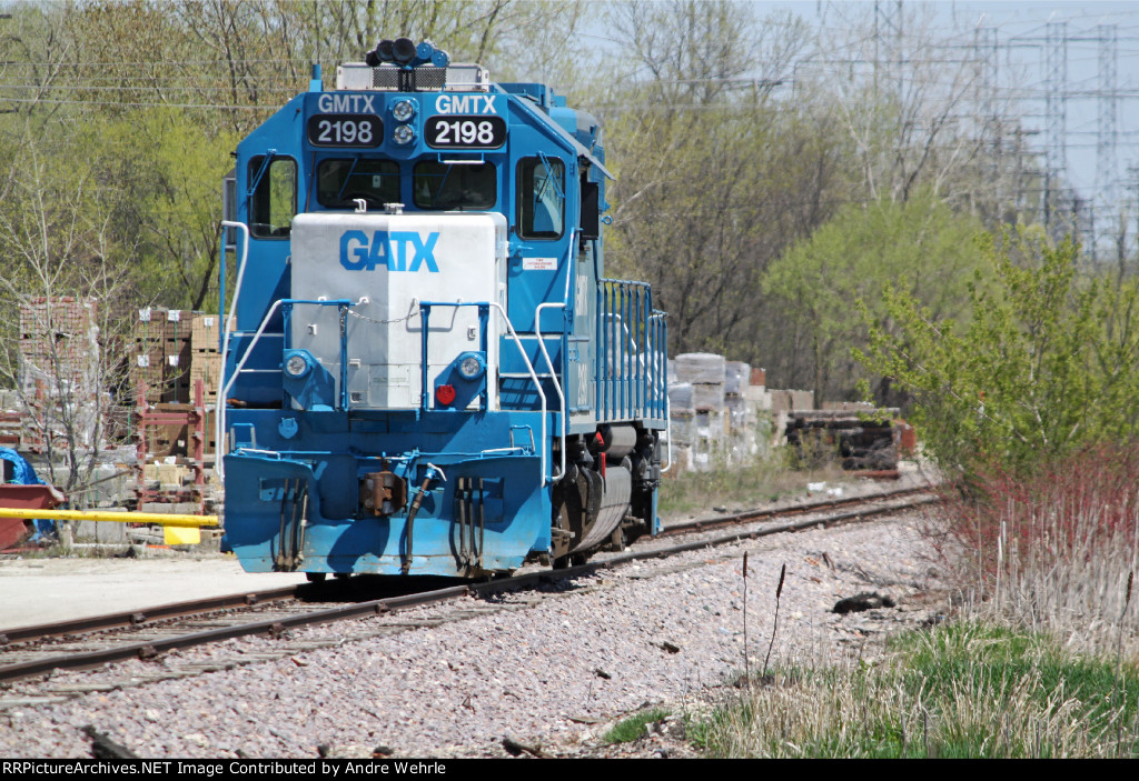 GMTX 2198 sits on the former C&NW Milwaukee to Madison main just east of Calhoun Road